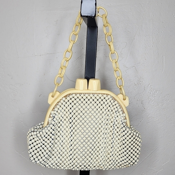 Vintage 40's Alumesh Whiting & Davis Co. Mesh Purse w/Bakelite Frame and Closure - Picture 11 of 11